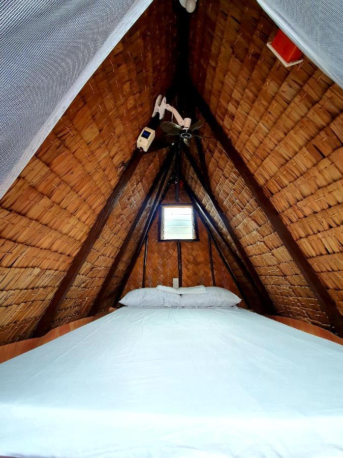 Calatagan'S Bahay Kubo - With Beach Access Batangas Zewnętrze zdjęcie