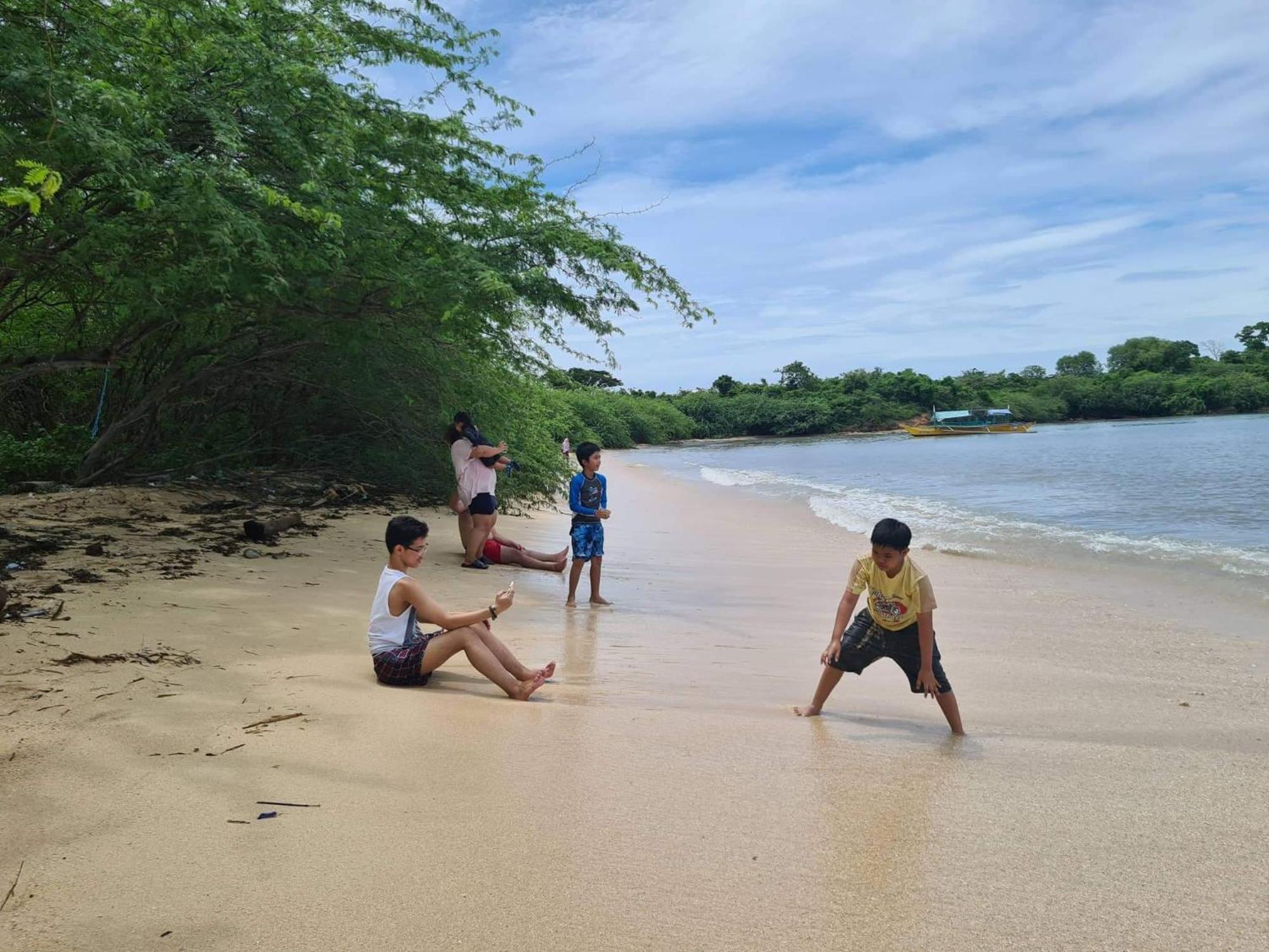 Calatagan'S Bahay Kubo - With Beach Access Batangas Zewnętrze zdjęcie